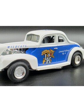 Vintage ERTL Kentucky Wildcats #4 1940 Ford Coupe Diecast Bank W/ Key 1:24 UK